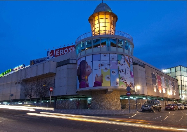 Se vende Centro Comercial de 24.723 metros cuadrados. Razón : El Mirador de Cuenca