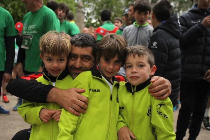 Casi quinientos corredores en la marea verde seguntina contra el cáncer
 