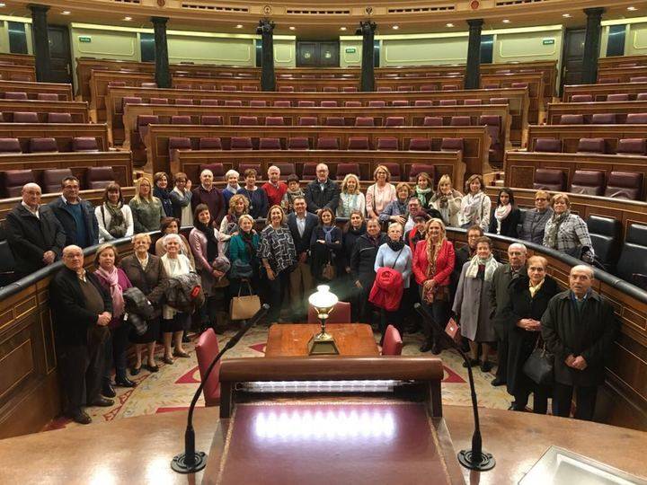Más de 40 yebranos conocen de primera mano el Congreso de los Diputados y el Senado
