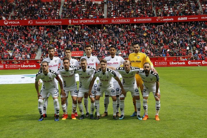 Un Alba muy serio cae en los últimos minutos ante el Sporting de Gijón