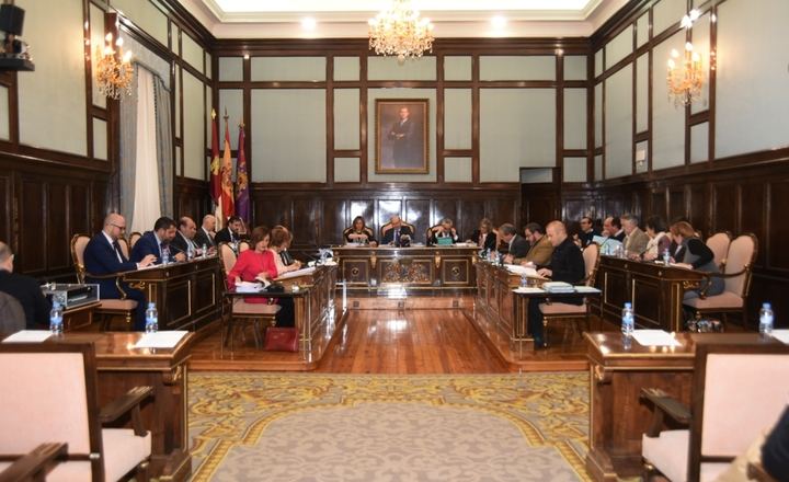La Diputación aprueba el Presupuesto más inversor de la historia reciente con recursos propios y endeudamiento cero