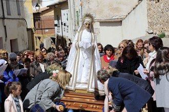 Luce el sol en la Procesión del Santo Encuentro y la Quema del Judas de Pareja