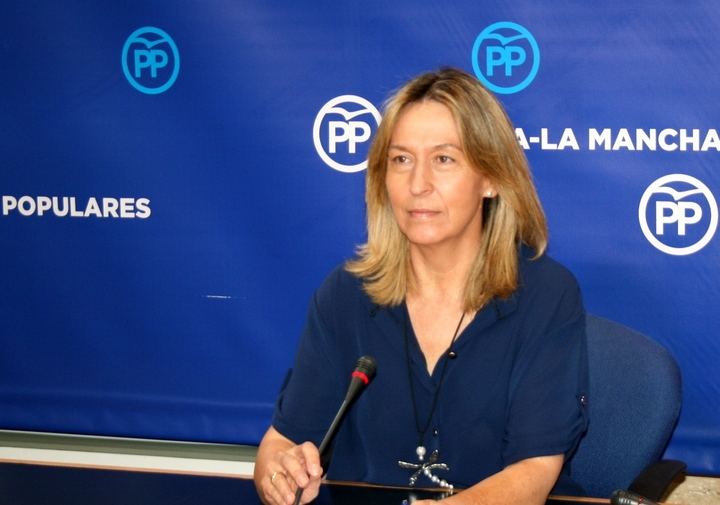 Guarinos responsabiliza a Page de ‘condenar’ a las pacientes de cáncer a esperar un mínimo de dos años y medio para una reconstrucción mamaria 