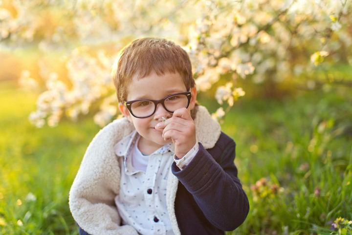 Más del 50% de las lentes graduadas vendidas en España son de índice 1.5 (1), el más común entre los niños, y no proporciona protección UV total a los ojos