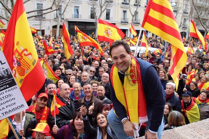 Decenas y decenas de miles de personas claman por la unidad de España y piden ¡elecciones ya!