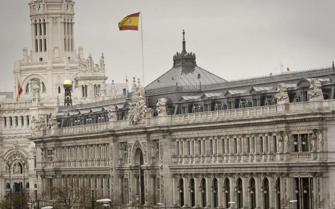 El Banco de España multa al banco Santander y Unicaja a pagar 7,9 millones de euros por abusos en sus hipotecas