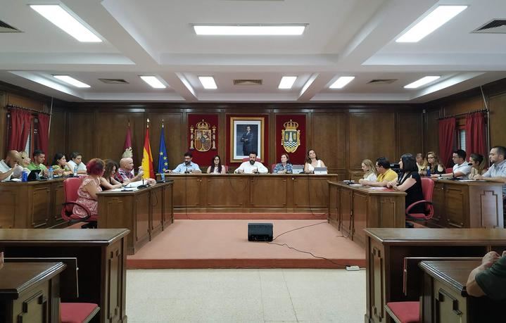 Toda la oposición vota en contra del reparto de 'jornalillos' de los concejales en el ayuntamiento de Azuqueca, regido por el socialsita Jose Luis Blanco