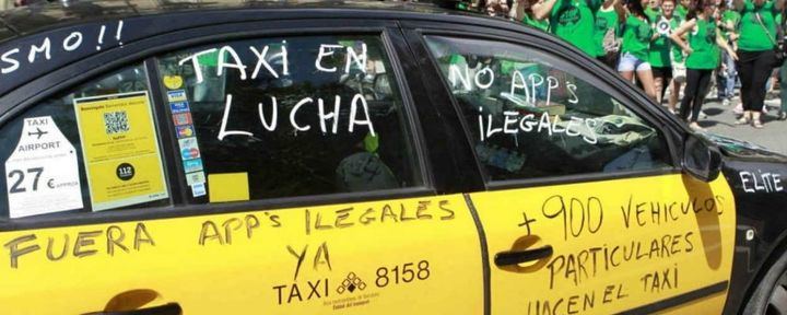 Varapalo judicial a Colau y al taxi: la Justicia da la razón a Uber y Cabify y anula la precontratación de los VTC en Barcelona
