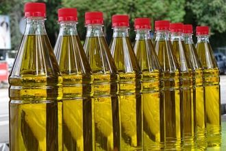 Unión de Uniones considera que el IVA que se reduce al consumidor de aceite de oliva no tiene que salir del bolsillo del agricultor 