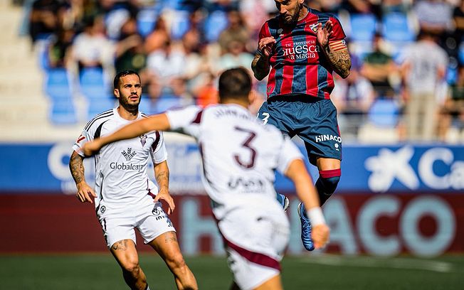 El Alba se vació para sumar a domicilio (2-2)