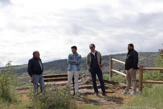 El portavoz del PP en la Diputación mantiene una reunión con el alcalde de Alcolea de las Peñas