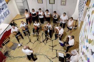 La Rondalla de Almonacid emociona a su público en el concierto de fin de curso