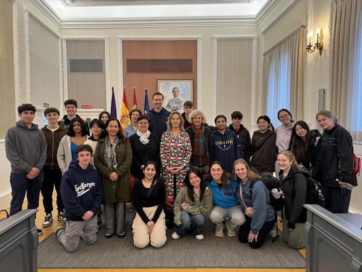 Alumnos de Massachussets en intercambio escolar visitan el Ayuntamiento de Guadalajara