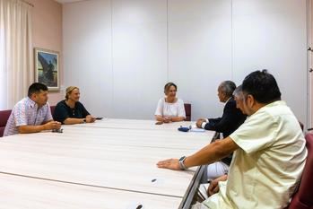 La alcaldesa se reúne con la Asociación de Peruanos residentes en Guadalajara, ASPERGU