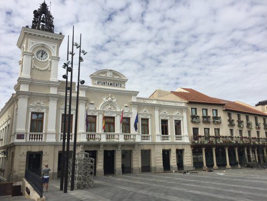 El Ayuntamiento invertirá cerca de 720.000 euros en la reparación de un tercio de las 48 fuentes ornamentales de la ciudad de Guadalajara