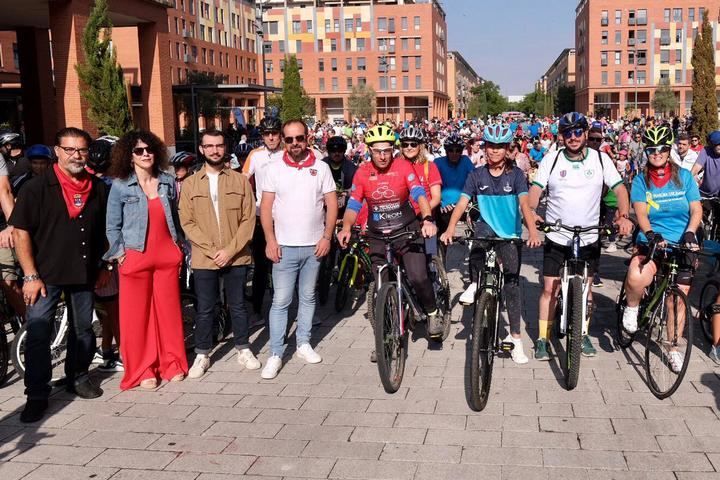 El Día de la Bicicleta José Luis Viejo reúne a más de 1.000 personas