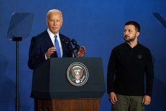 El &#250;ltimo despiste de Biden : &#34;Quiero ceder la palabra al presidente de Ucrania, que tiene tanto coraje como determinaci&#243;n. Damas y caballeros, el presidente Putin&#34;