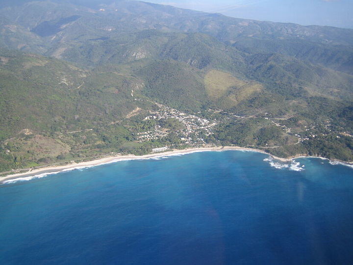 Cinco bomberos españoles desaparecen en una montaña en el suroeste de República Dominicana