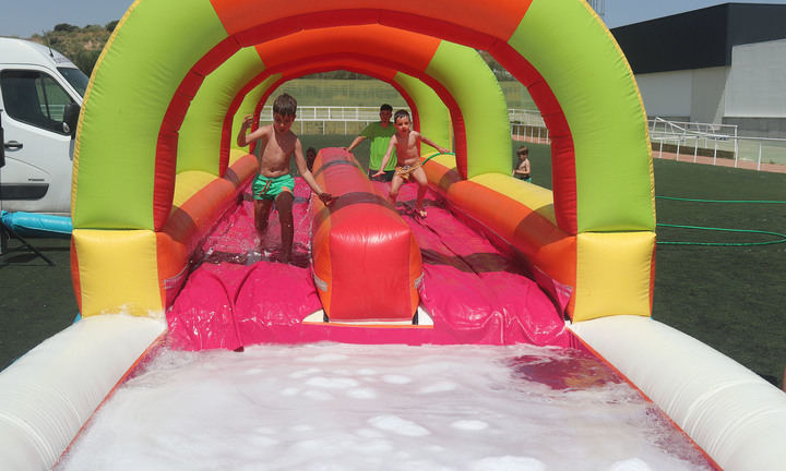 Mañana de charanga y agua en las Fiestas de Cabanillas