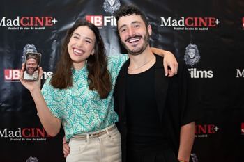 La actriz de Guadalajara Clara Navarro gana el Premio a Mejor Actriz en Madrid MadCINE+