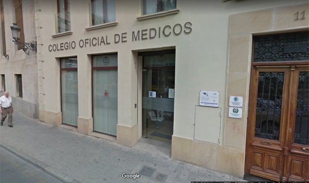 Los médicos de Albacete estudian si las declaraciones de Page pueden incurrir en "algún tipo de ilegalidad para un cargo público...es inaceptable que cargue contra su propio personal"