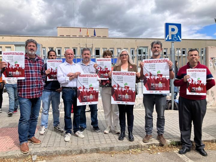 STE-CLM, CCOO y CSIF se concentran en Guadalajara para revertir los recortes en Educación