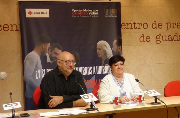 La sala Tragaluz del Teatro Buero Vallejo acoge la tercera Edición de los Premios Reto Social Empresarial de Cruz Roja