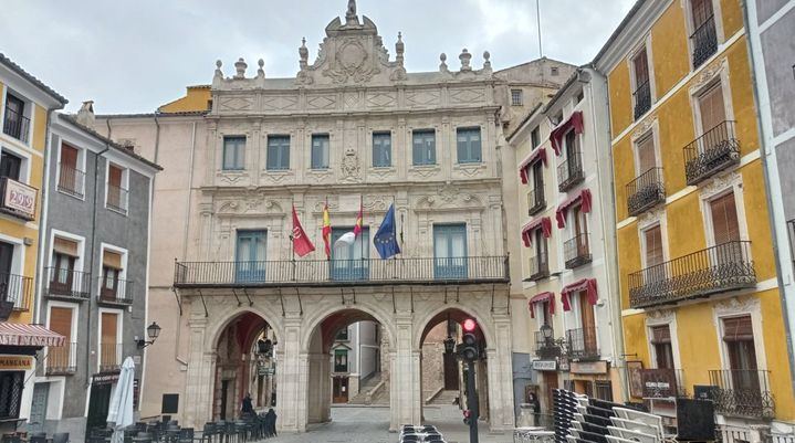 Suspendidos el jefe de Policía Local de Cuenca y un oficial por expedientes disciplinarios