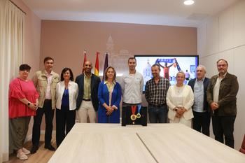 Recepción institucional del Ayuntamiento de Guadalajara al triatleta Dani Molina, oro paralímpico y por séptima vez campeón de Europa