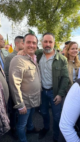 David Moreno y Luis Blázquez asisten a la manifestación en Madrid para exigir nuevas elecciones generales tras los últimos escándalos de corrupción