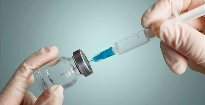 La Universidad de Oxford dice que su vacuna para el coronavirus estará lista en octubre