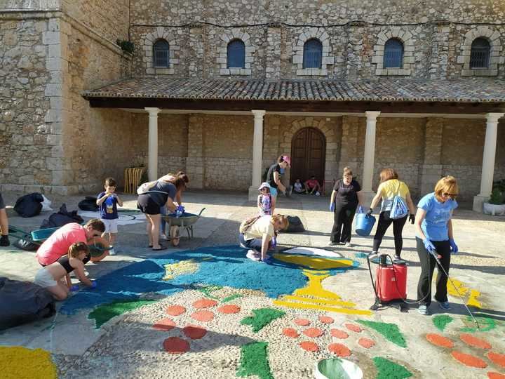 Fuentenovilla ha vivido un perfecto día del Corpus Christi