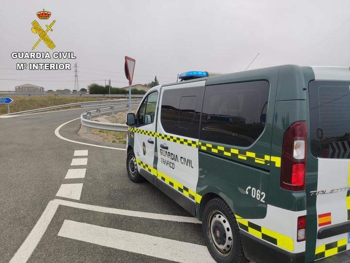 La Guardia Civil de Guadalajara investiga a un conductor que atropelló a un ciclista dándose a la fuga