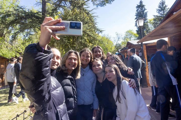 La III Feria de la Ciencia reúne en la Concordia a cientos de estudiantes con divertidos experimentos y un planetario 