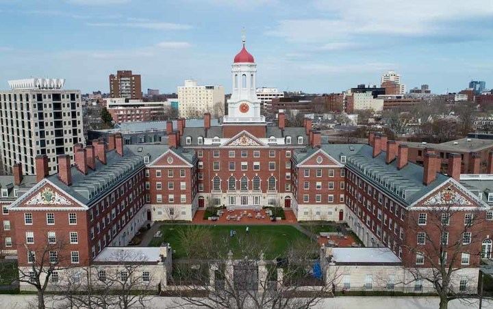 La rectora de la Universidad de Harvard dimite tras las polémicas por plagio y antisemitismo