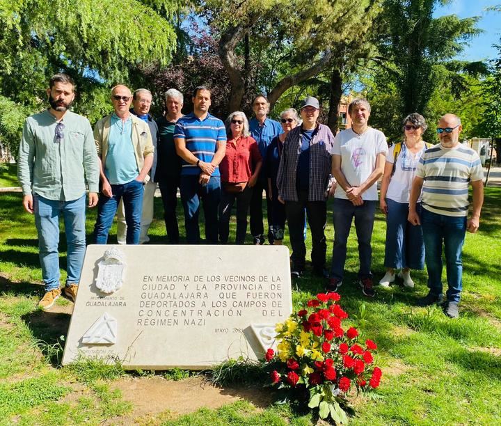 Unidas por Guadalajara rinde homenaje a las víctimas de Mauthausen y del nazismo de Guadalajara