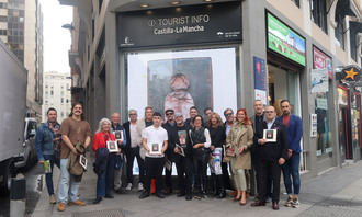 El cabanillero Juan Solo expone sus &#8220;objetos encontrados&#8221; en la Gran V&#237;a de Madrid