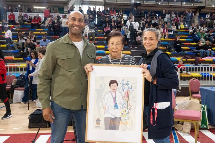 Maite Nadal celebra su cumpleaños con el aplauso de 600 gimnastas en Guadalajara