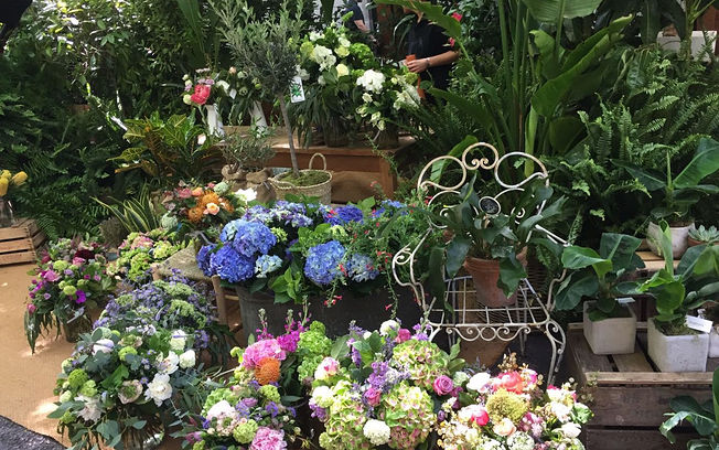 Madrid celebra una nueva edición del Mercado de las Flores de Primavera, ejemplo de dinamización comercial de "Todo está en Madrid"