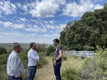 El delegado de la Junta visita la explotación apícola de la Miel de Torronteras, Premio Gran Selección Campo y Alma 2024