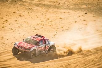 &#211;scar Fuertes y Diego Vallejo cierran la mejor etapa de SsangYong en el Dakar