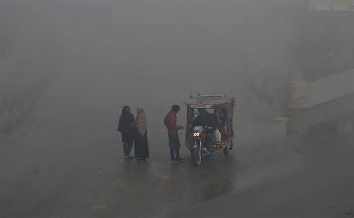 Pakistán provoca lluvia artificial para combatir la contaminación del aire