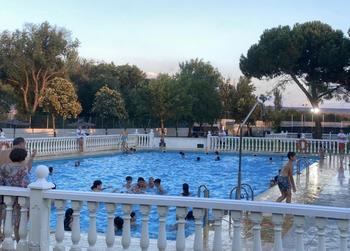 Ampliación horarios de la piscina municipal por la ola de calor en Alovera