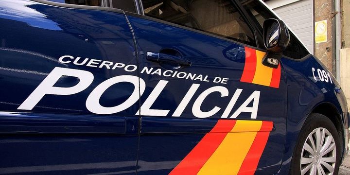 ÚLTIMA HORA : La Policía identifica al presunto autor del envío de la navaja a Reyes Maroto...es un vecino de El Escorial con problemas psiquiátricos 