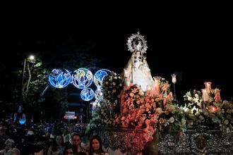 Guadalajara se volcó con su patrona, la Virgen de la Antigua, portada a hombros en la procesión por las calles del centro