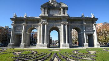 El Ayuntamiento de Madrid, premiado por ADN Fórum por la restauración de la Puerta de Alcalá 