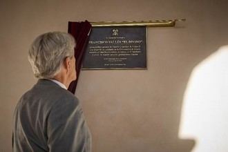 Cierra la Semana de la Medicina con el descubrimiento de una placa en recuerdo de Francisco Vallés