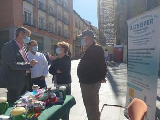 El senador Antonio Rom&#225;n reclama m&#225;s apoyo a la investigaci&#243;n y un aumento de Centros de D&#237;a de Alzheimer