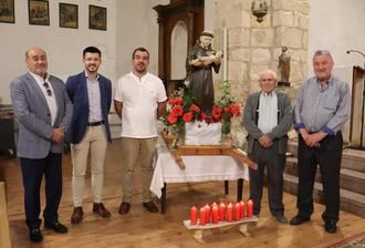 El portavoz del Grupo Popular asiste a la celebración de San Antonio en Huertahernando