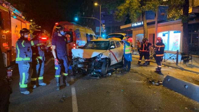 TRÁGICO ACCIDENTE : Un taxista pierde el control y arrolla una terraza en pleno centro de Madrid dejando 1 muerto y 7 heridos